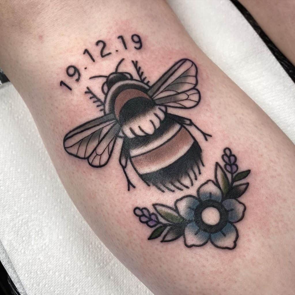 Traditional bee tattoo 5