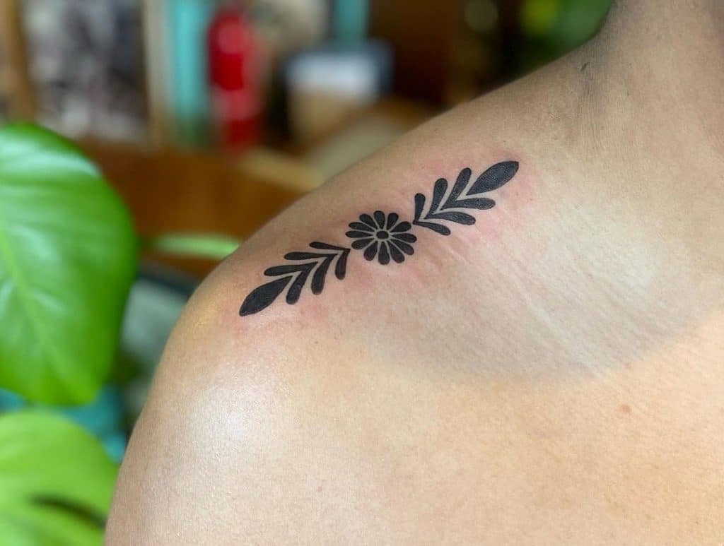 Small & Tribal Shoulder Tattoo For Women 