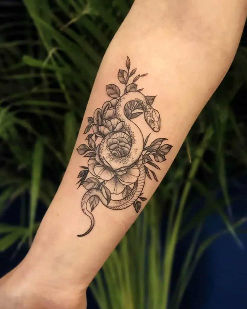 15 Tips for Tattoos That Look Better as You Age 48 Black tattoo that age well 1