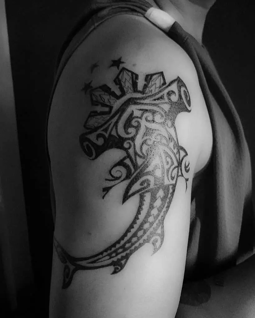 15 Tips for Tattoos That Look Better as You Age 11 Upper arm tattoos that age well 4