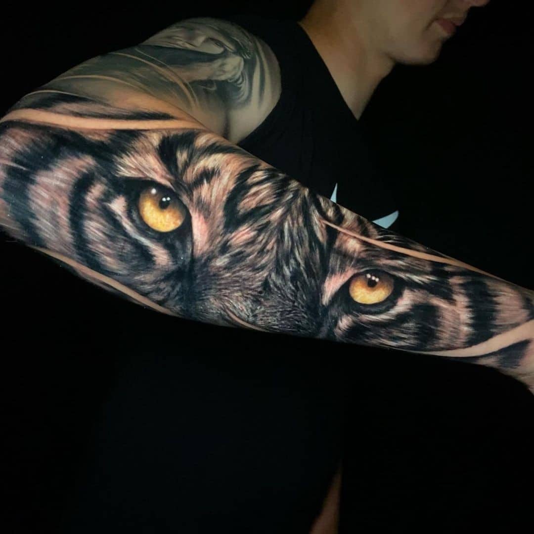 Tiger Sleeve Tattoo With Pop Of Color On Eyes