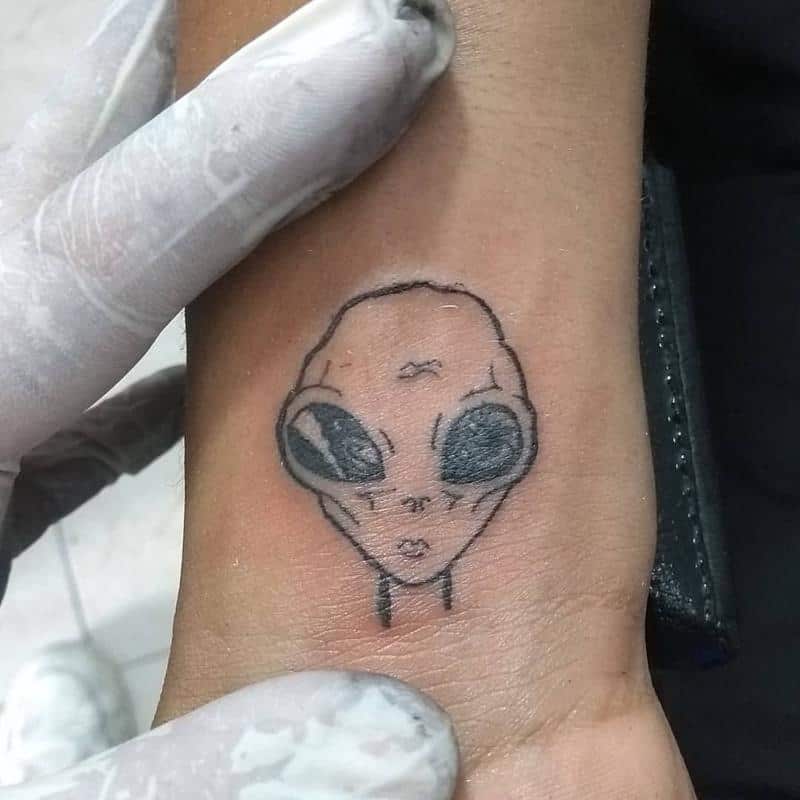 Expressive Minimal Alien Tattoo 3