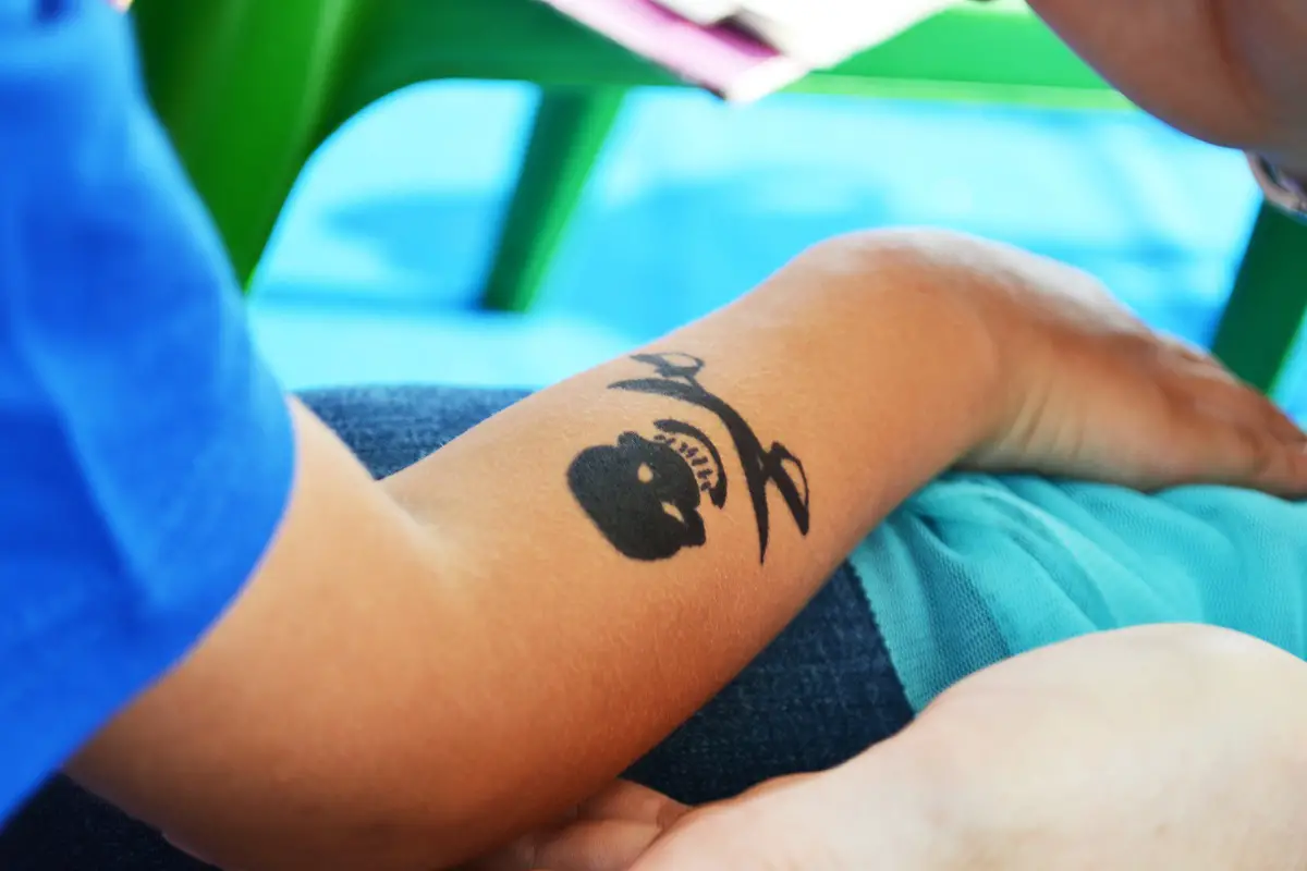 How To Make a Temporary Tattoo With Perfume