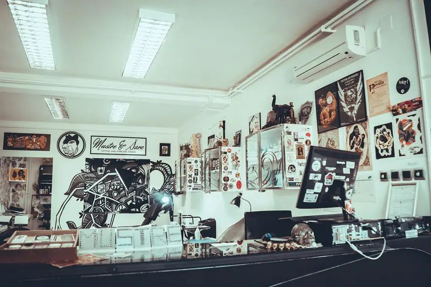 Step 1 – Choosing the Right Tattoo SalonTattoo Artist