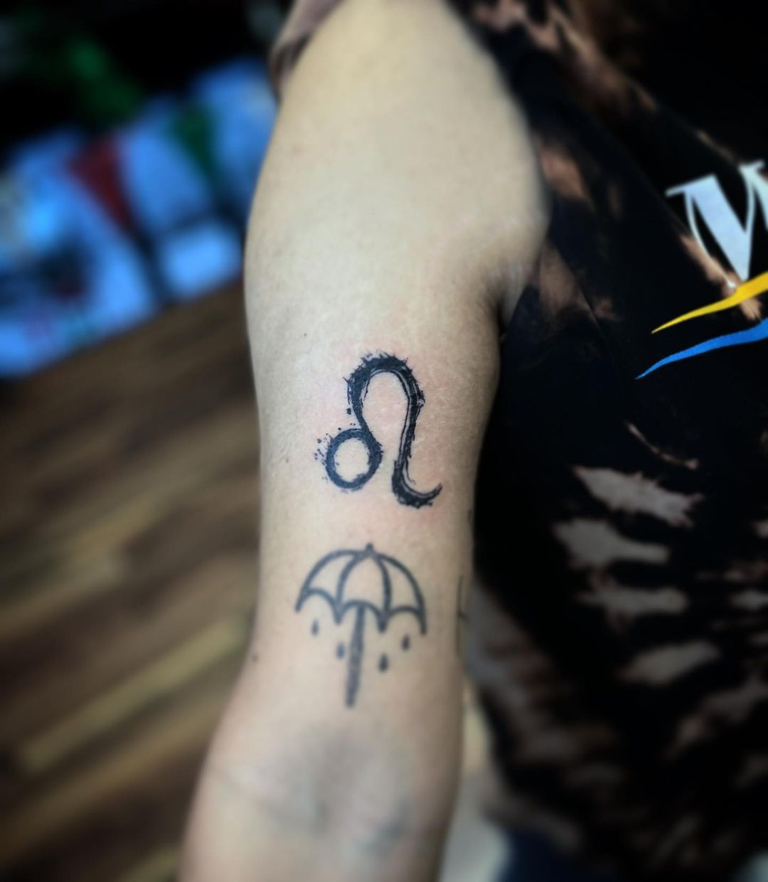 Smudgy Leo Zodiac Sign Tattoo Design